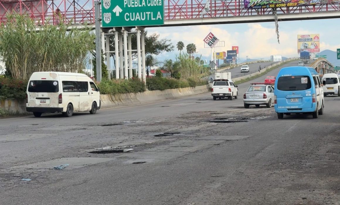 Cuestionan destino de 10 mdp mientras Ixtapaluca sigue llena de baches