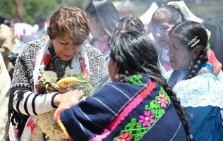 Cada día mexiquenses quieren más a Delfina Gómez, según encuestas