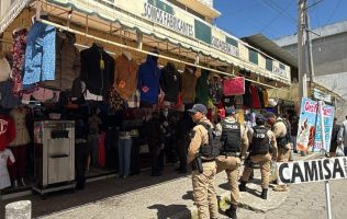 Denuncian locatarios del Mercado Juárez en Toluca amenazas de ambulantes