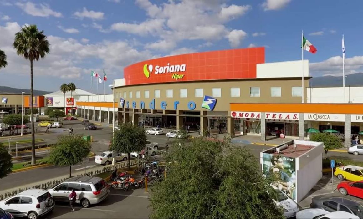 Denuncian red de asaltantes de autopartes en la plaza Sendero Ixtapaluca