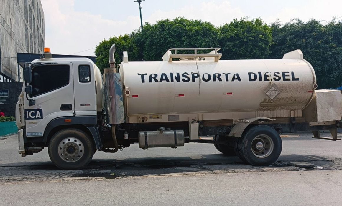Detienen en Villa del Carbón a tres hombres con pipa de combustible