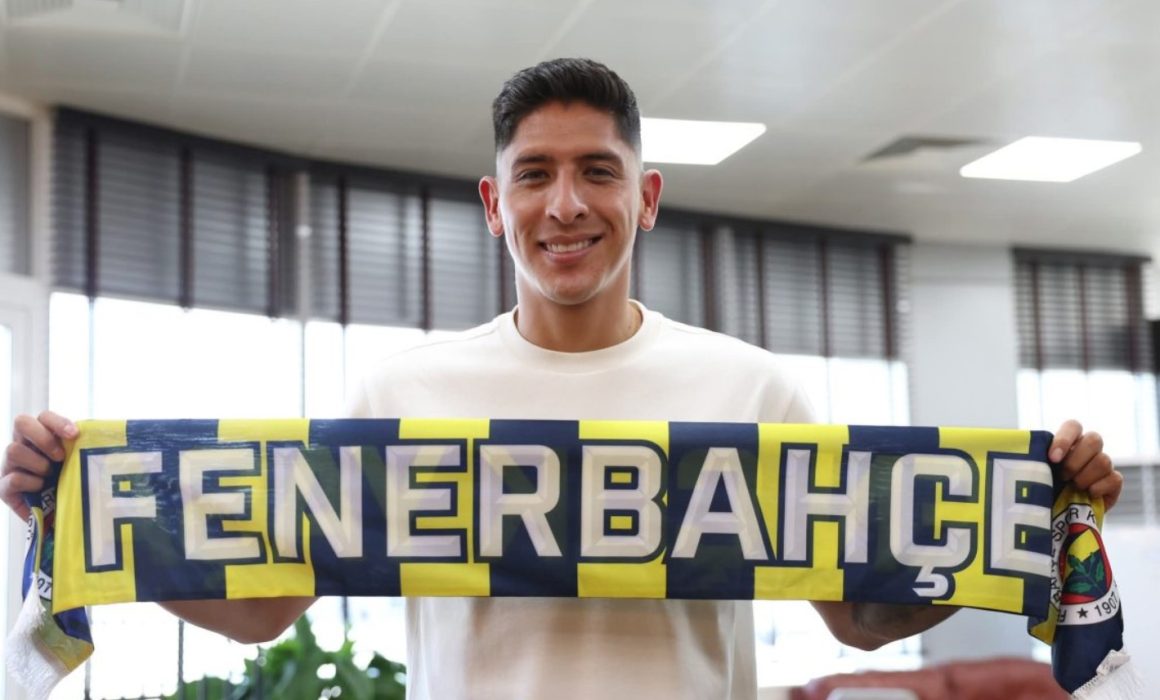 Arriba Edson Álvarez a Estambul para firmar con Fenerbahce