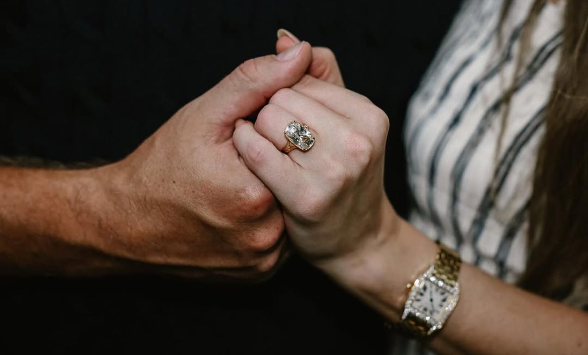 El anillo de Taylor Swift no es el más caro del siglo 21