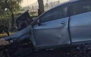 Encontronazo entre autos en Tecámac