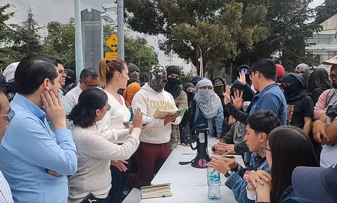 Explotan tensiones entre estudiantes y paristas de la UAEMéx