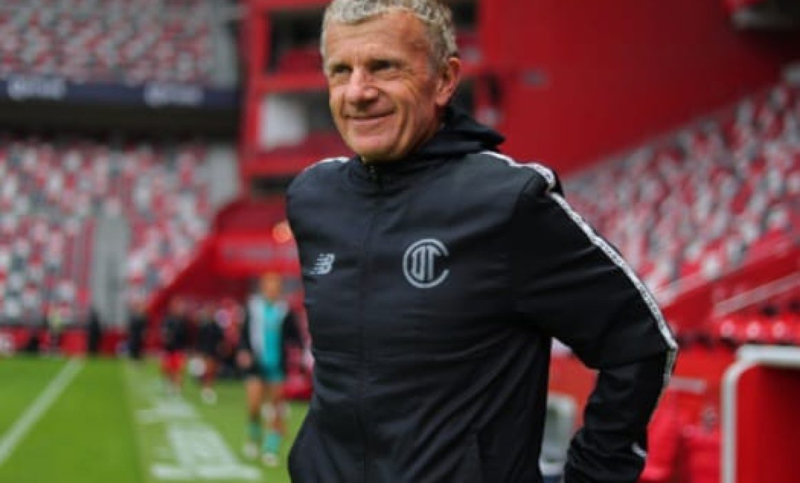 Felicita Patrice Lair a sus Diablitas por el triunfo