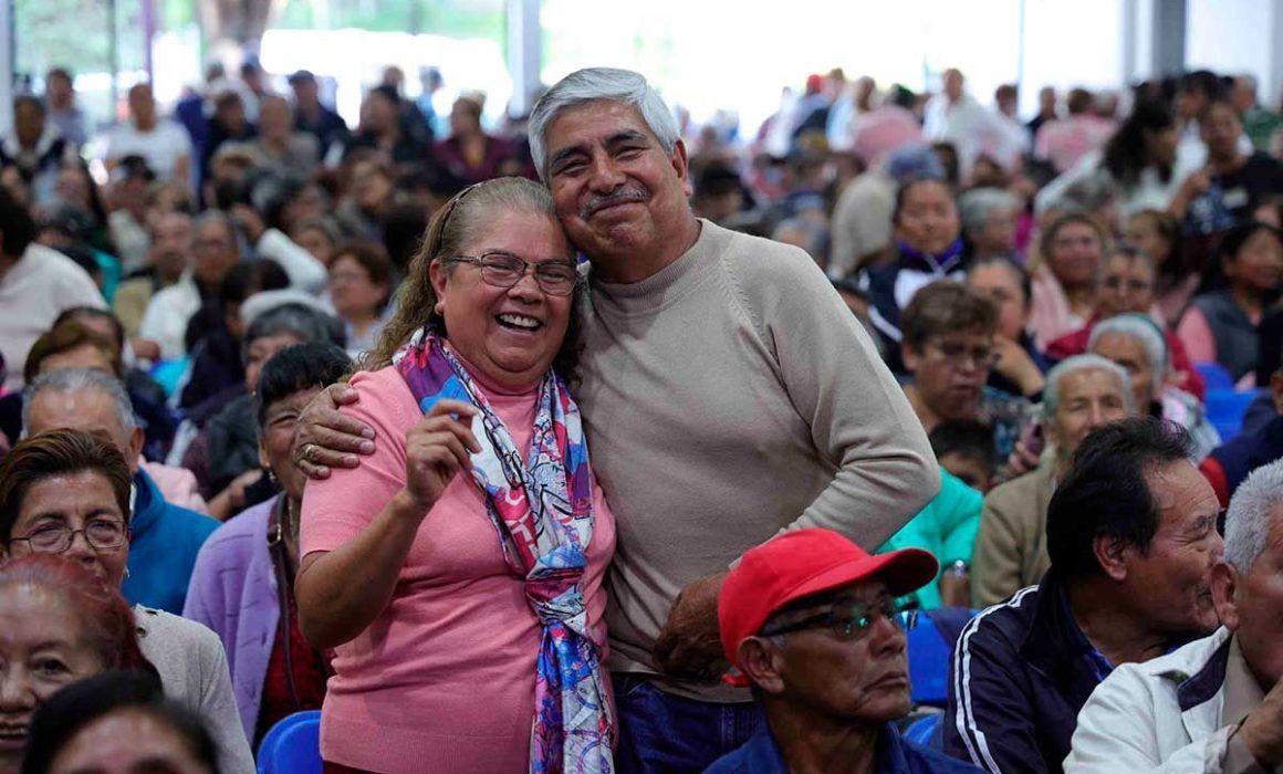 Fortalece Huixquilucan servicios para adultos mayores