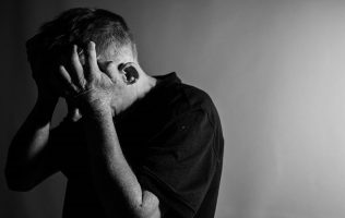 Hombres violentados en México carecen de refugios o respaldo institucional