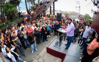 Impulsa Naucalpan rehabilitación histórica en boulevard principal