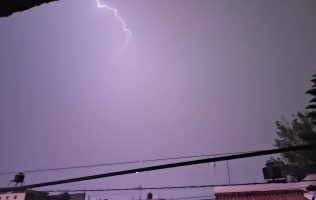 Inundación en Neza por lluvias