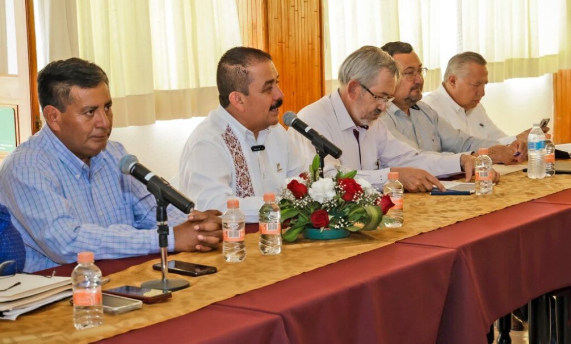 Invierte gobierno 77 mdp y fortalece la educación en la región sur