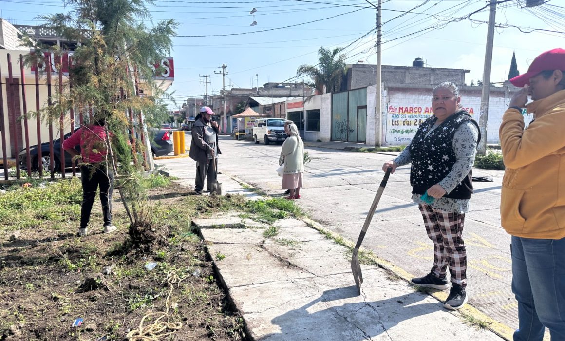 Reclaman vecinos de Chimalhuacán abandono y falta de limpieza urbana