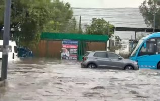 Lenta circulación en Ecatepec tras precipitaciones