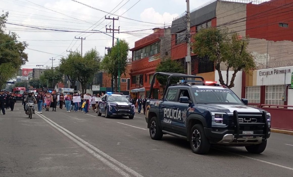 Marchan en Toluca para visibilizar a la comunidad lésbica y trans