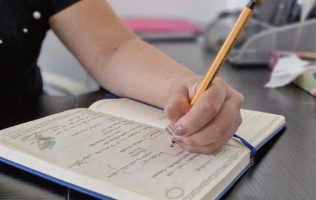 Más de 800 millones de personas son zurdas en un mundo diseñado para diestros