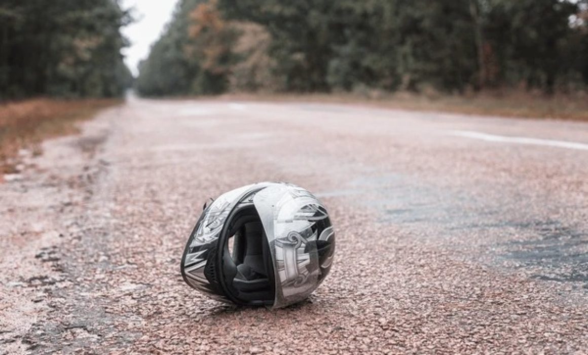 Muere bike tras chocar contra automovilista en avenida Central