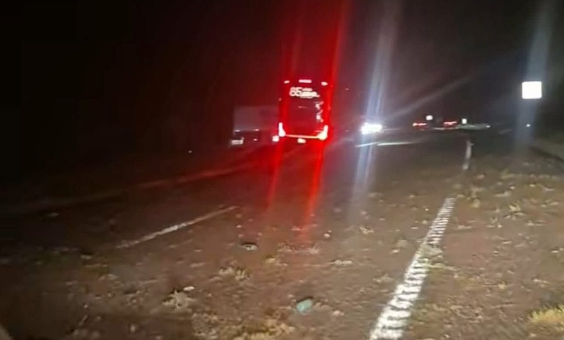 Muere una persona y otra resulta herida en volcadura en Texcoco