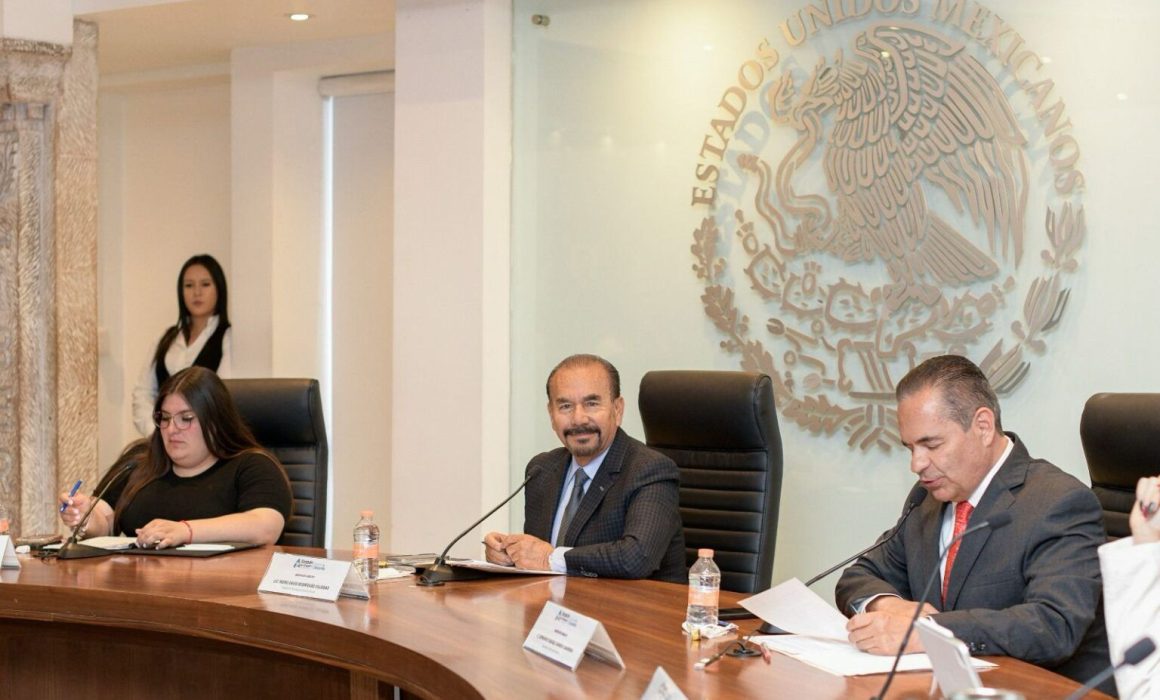 Presentan en Atizapán proyectos para juventud y control urbano