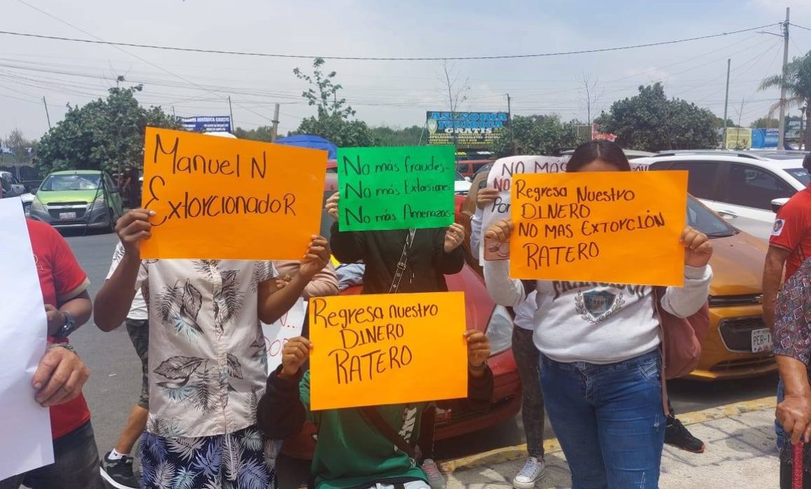 Protestan en Neza contra acusado de fraude y extorsión de predios