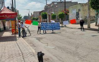 Reclaman vecinos de Chimalhuacán calles destruidas y abandono municipal