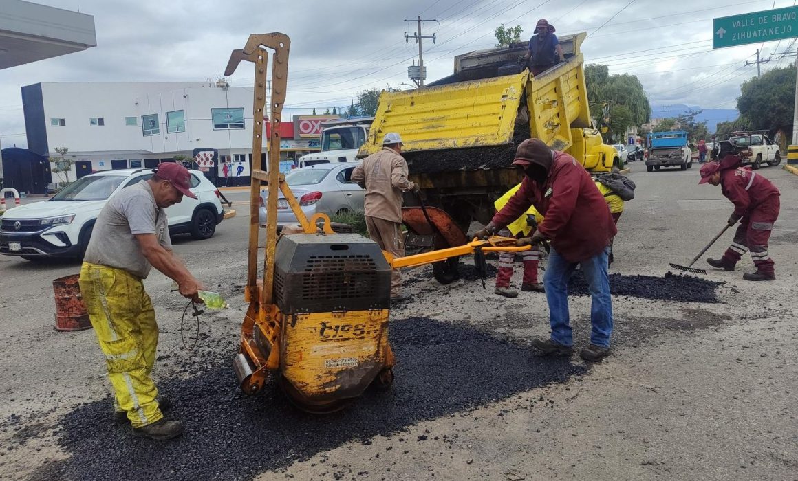 Rehabilita Toluca sus vialidades y avanza bacheo en beneficio ciudadano