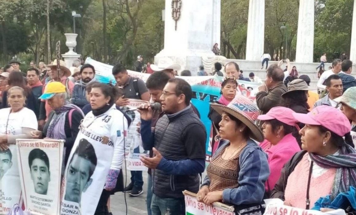 Renuncia Vidulfo Rosales como abogado de Ayotzinapa; colaborará en SCJN