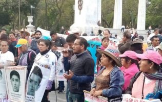 Renuncia Vidulfo Rosales como abogado de Ayotzinapa; colaborará en SCJN