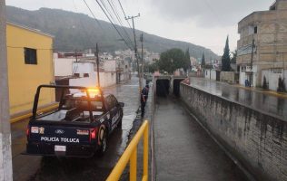 Reportan afectaciones por tarde lluviosa en Toluca