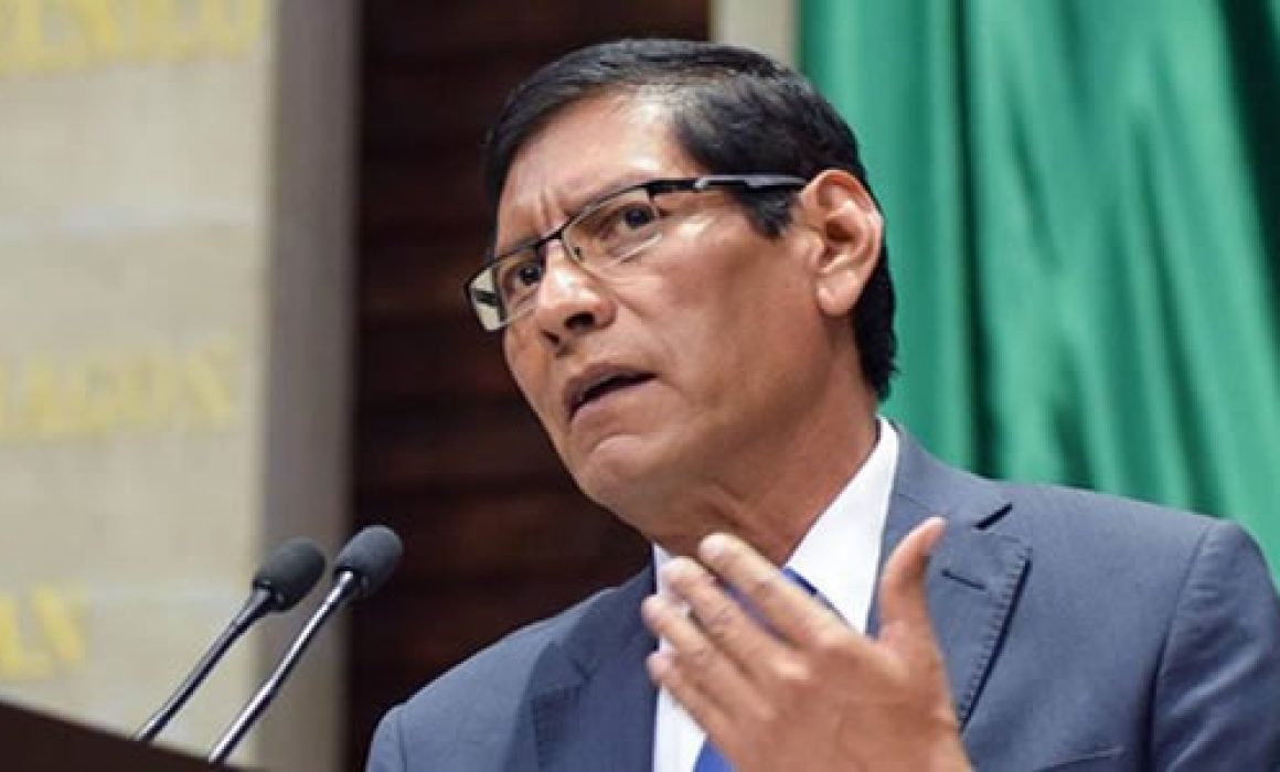Rinden un minuto de silencio por el fallecimiento del Diputado Federal Juan Romero