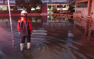 Se desborda río en Ocoyoacac; activan protocolo de emergencia
