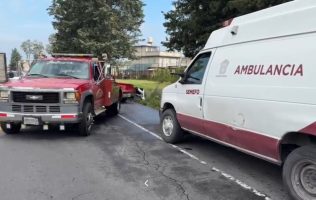 Se vuelca camioneta en Almoloya de Juárez; un hombre falleció