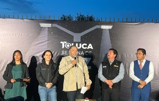 Siguen iluminando a Toluca con la instalación de nuevas lámparas