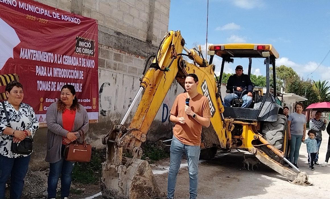Supervisa alcalde de Apaxco obra de agua potable en Coyotillos