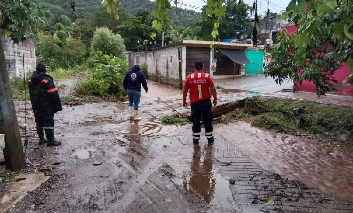 Provocan estragos fuertes lluvias en Tejupilco