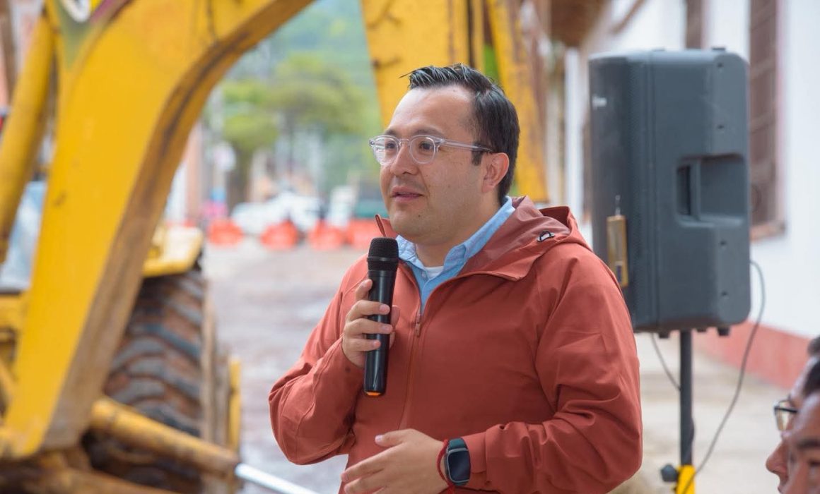Usa prestanombres Daniel Sibaja para enriquecerse desde la Secretaria de Movilidad