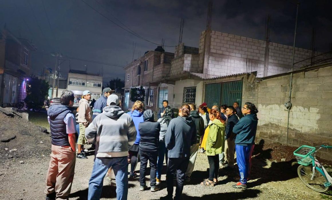 Vecinos organizan limpieza en Texcoco