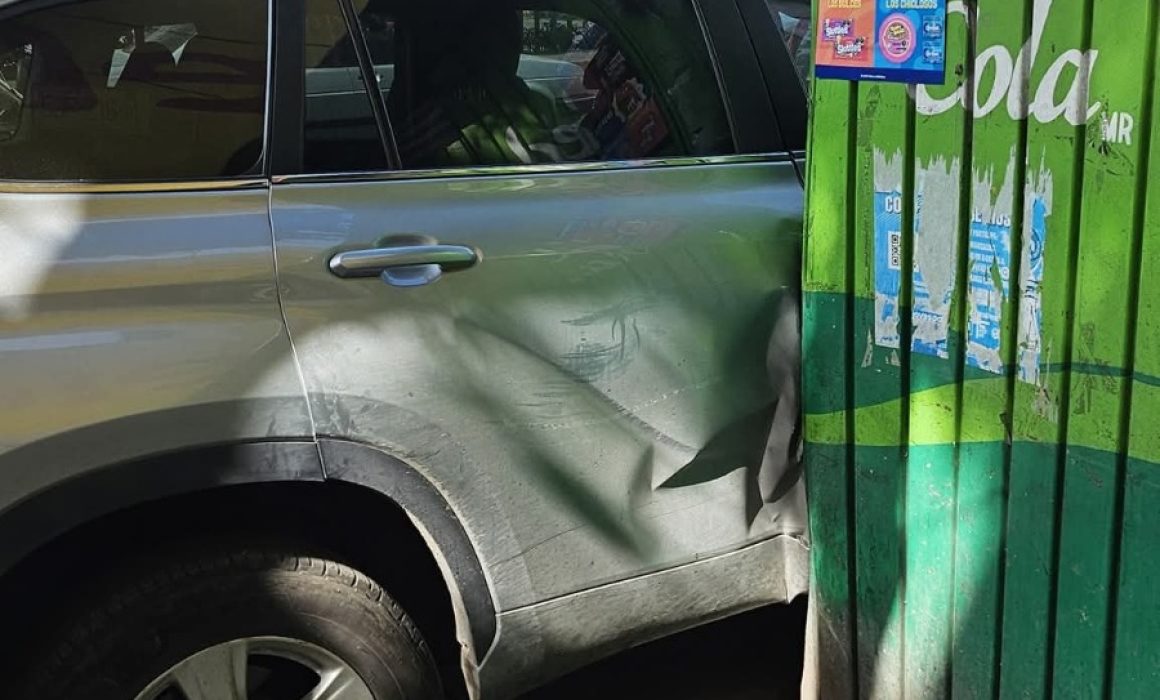 Choca combi en Los Reyes; deja pasajeros heridos y caos vial