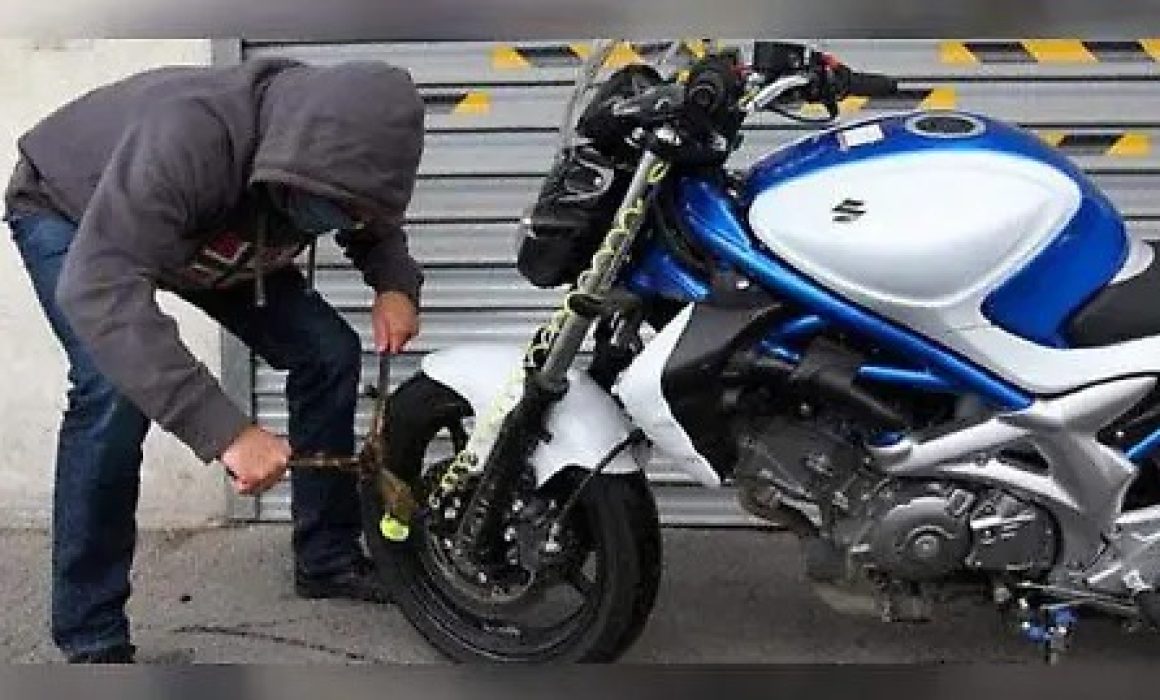 Buscan a ladrón por robar moto a vecino de Zumpango
