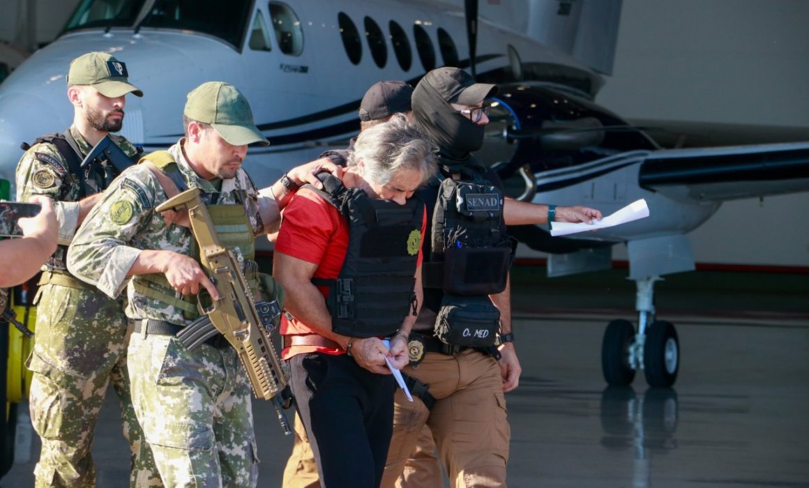 Arriba a suelo mexiquense Hernán Bermúdez Requena; será trasladado al Altiplano