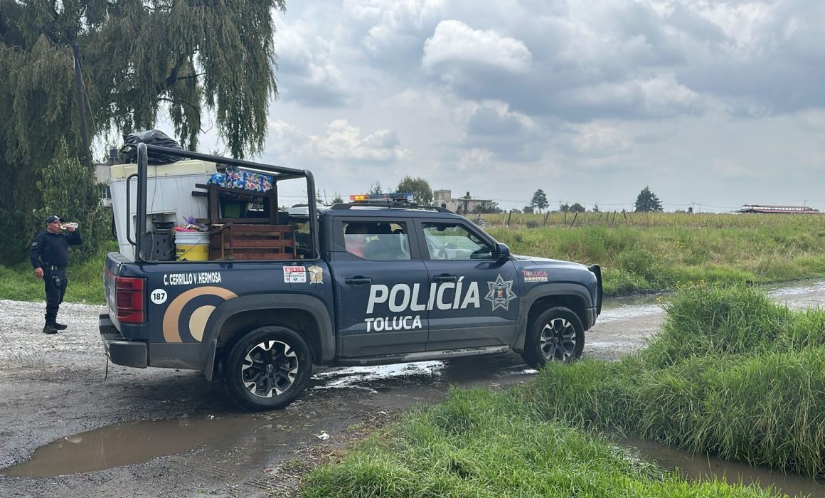 Auxilian autoridades de Toluca a damnificados por lluvias