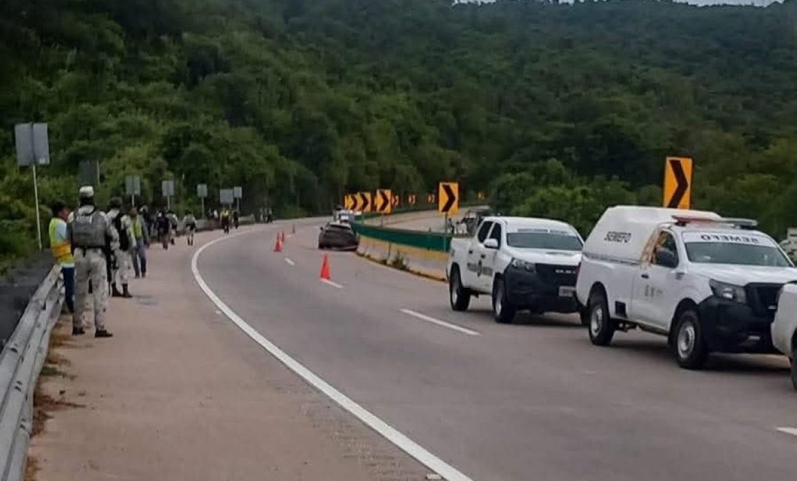Balacera en autopista del Sol