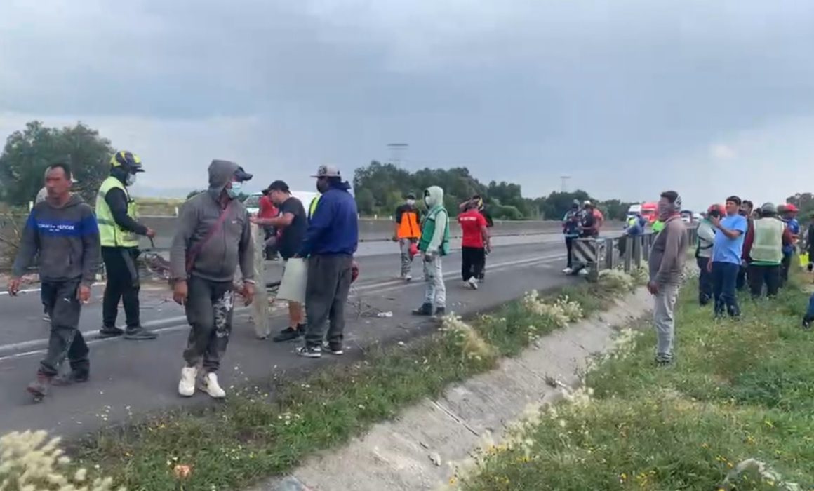Bloquean comerciantes el Mexiquense en Jaltenco
