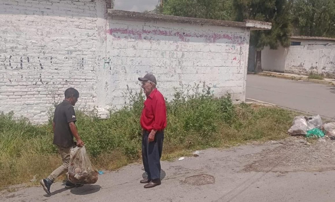 Denuncia malos olores por tiradero clandestino en Huehuetoca