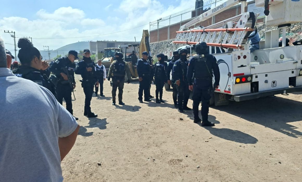 Denuncian a Xóchitl Flores por violento desalojo en Chimalhuacán