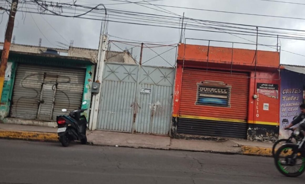 Denuncian contaminación por fábrica de mangueras clandestina en Amecameca