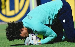 Desafortunado debut de Memo Ochoa en Chipre