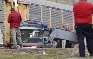 Después de 20 horas, entregan cuerpos de víctimas del tren Atlacomulco
