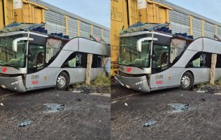 Embiste tren a autobús con pasajeros en Atlacomulco; hay 9 fallecidos