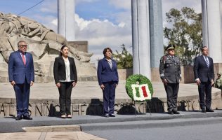 Encabeza Delfina Gómez ceremonia de la Gesta Heroica de los Niños Héroes
