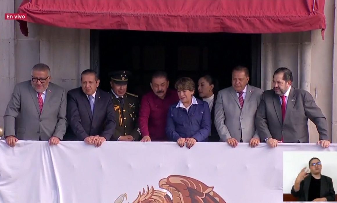 Encabeza Delfina Gómez desfile de aniversario de la Independencia de México